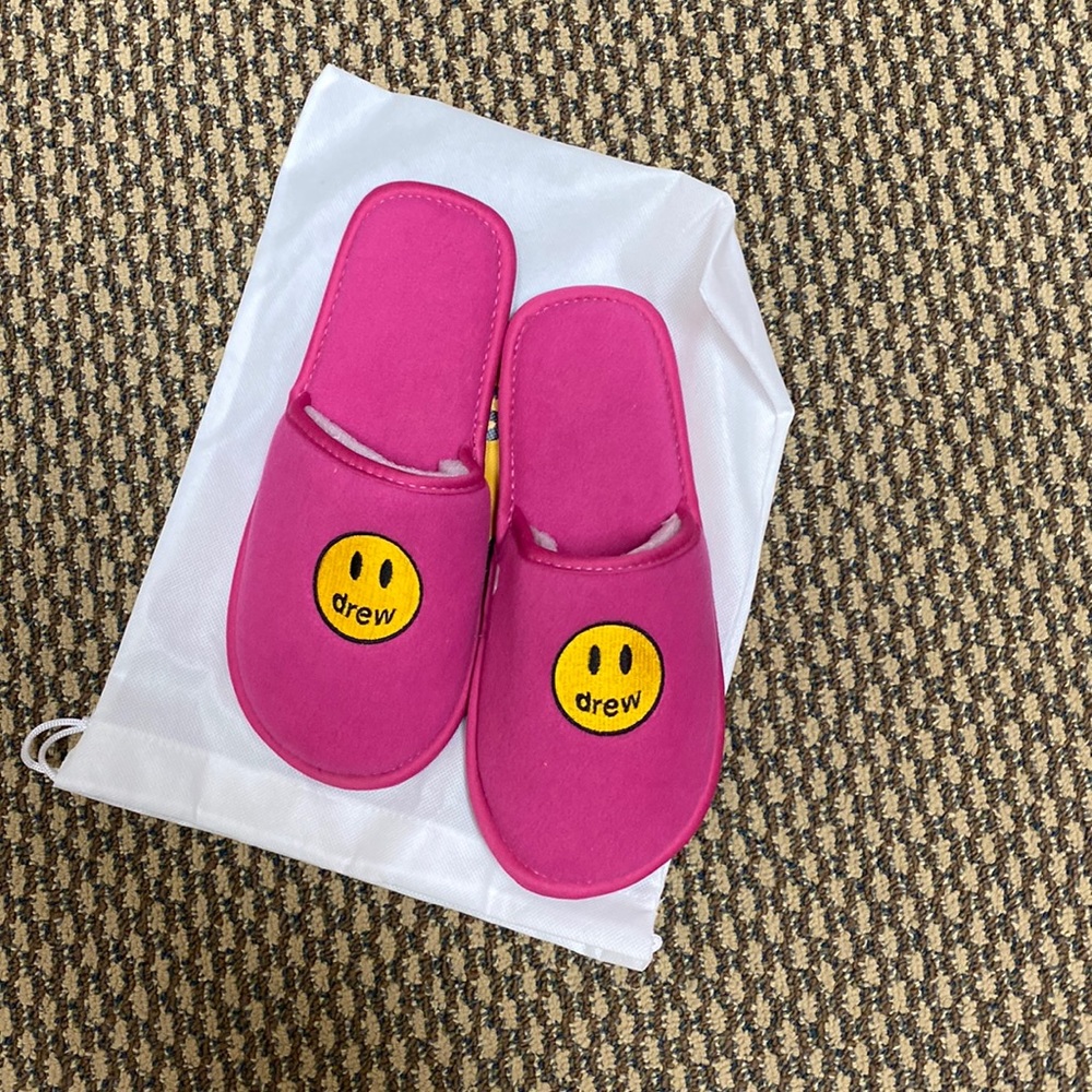 COPY - Drewhouse Pink Slippers. Brand New. L/XL